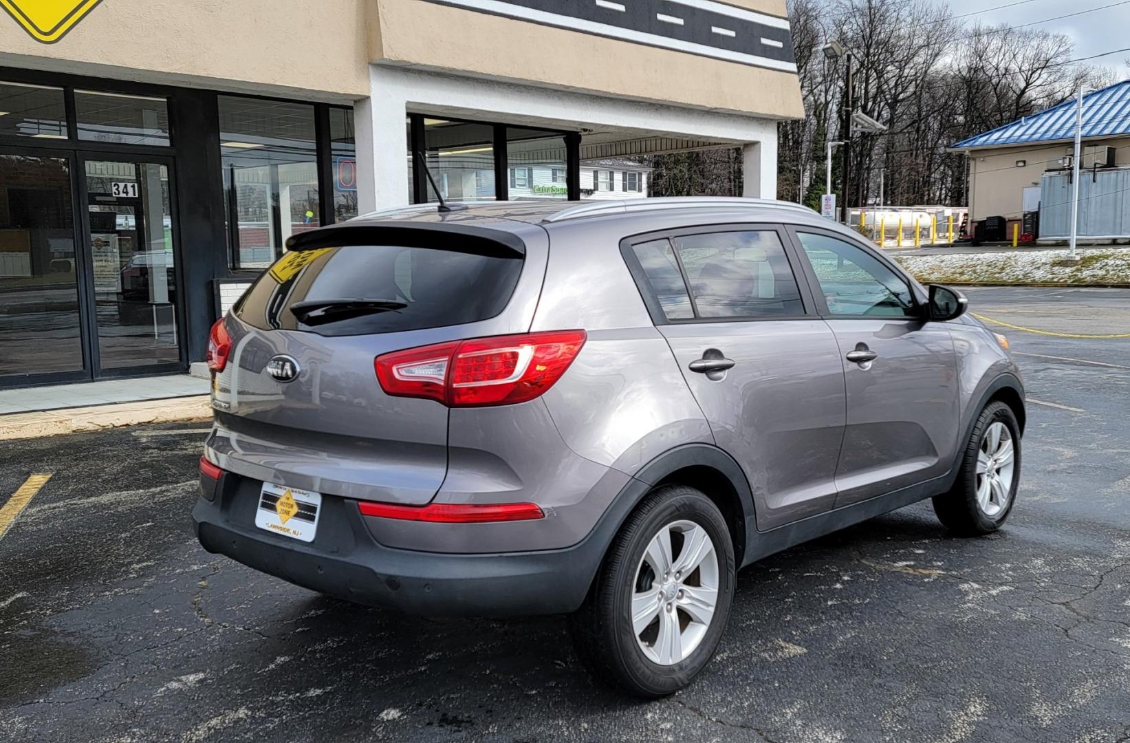 2013 Gray /Black Kia Sportage LX FWD (KNDPB3A22D7) with an 2.4 Liter engine, 6-Speed Automatic transmission, located at 341 N White Horse Pike, Lawnside, NJ, 08045, (856) 262-9500, 39.855621, -75.027451 - Photo#4